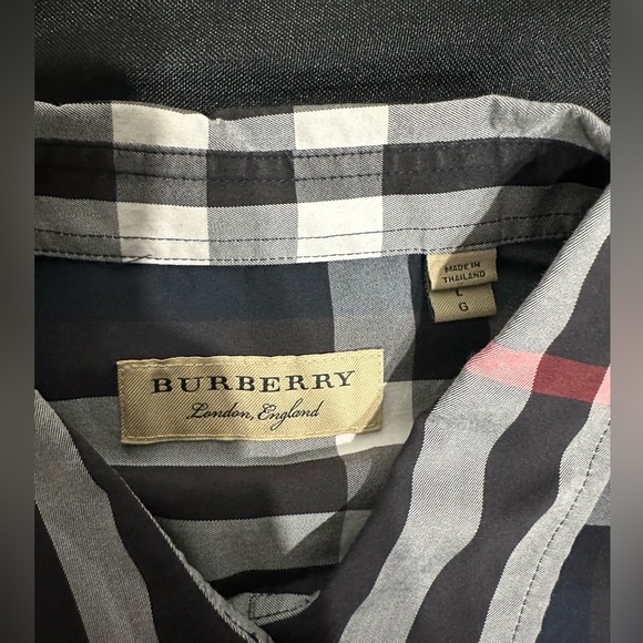 Classic Burberry Button up shirt Size L - Picture 2 of 9